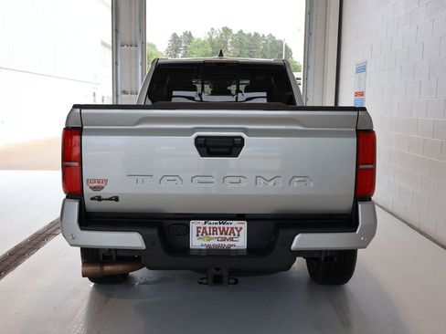 Used 2024 Toyota Tacoma TRD Sport w/ TRD Sport Upgrade Package AWD/4WD image 9