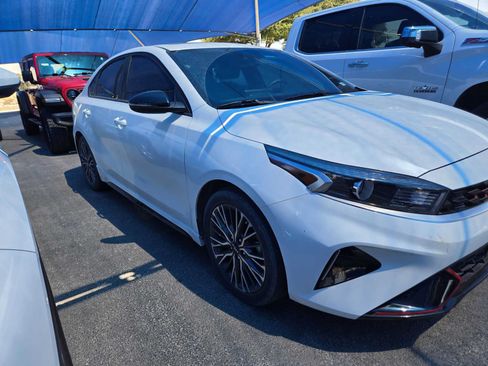 Used 2023 Kia Forte GT-Line w/ GT-Line Premium Package FWD image 2