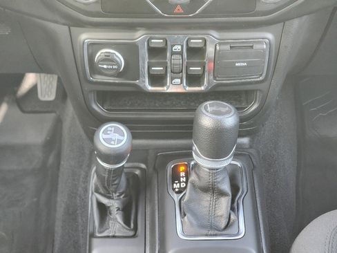 Used 2021 Jeep Wrangler Unlimited Sport image 16