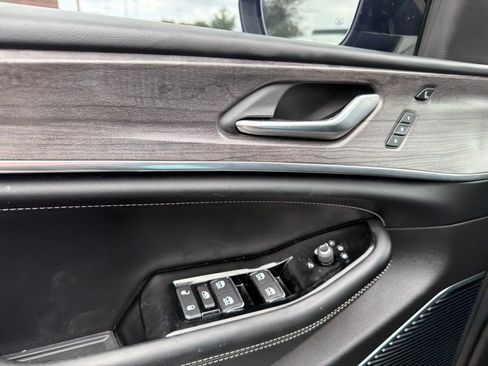 Used 2021 Jeep Grand Cherokee L Overland w/ Luxury Tech Group IV AWD/4WD image 22