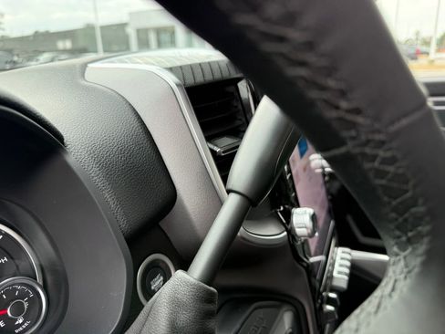 New 2026 RAM 2500 Big Horn AWD/4WD image 18