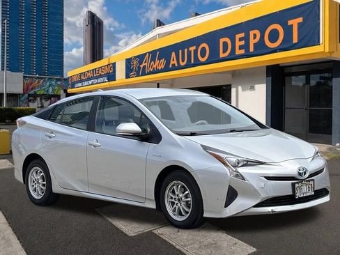 Used 2016 Toyota Prius Four FWD image 6