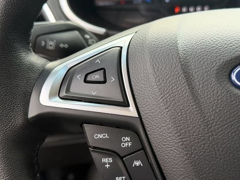 Used 2019 Ford Edge Titanium FWD image 27