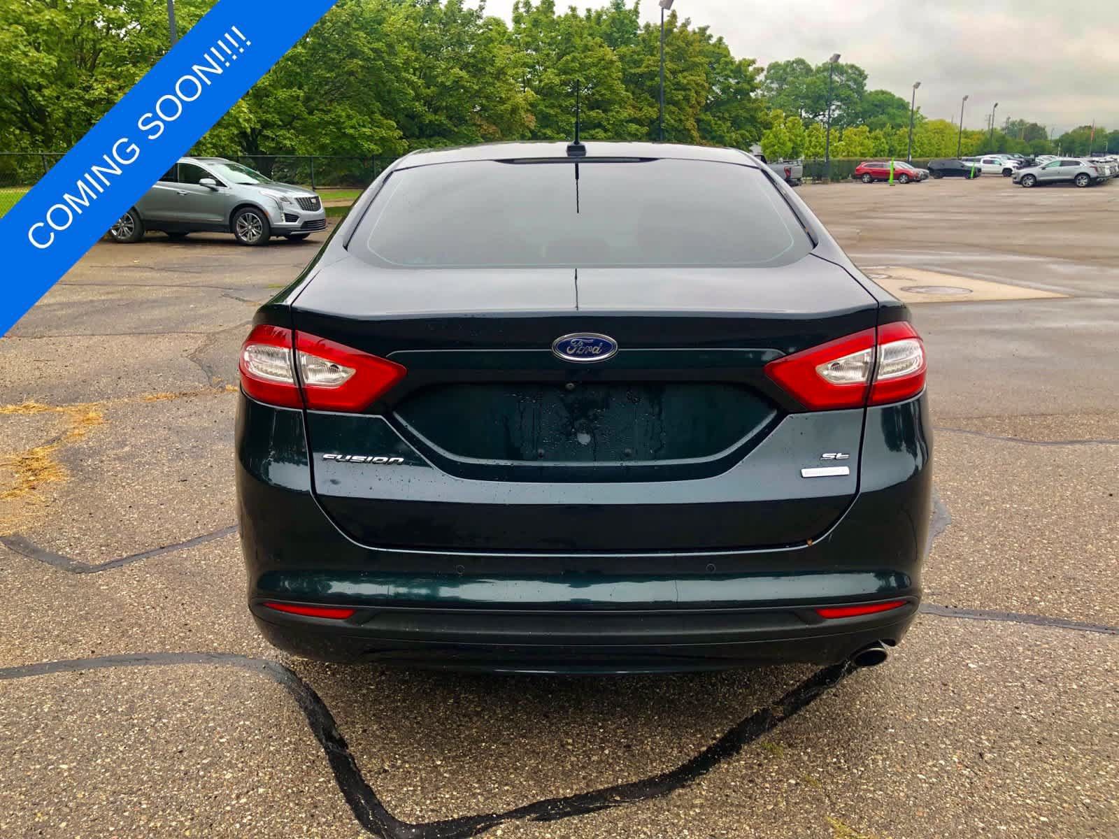 Used 2014 Ford Fusion SE w/ Equipment Group 202A FWD image 4