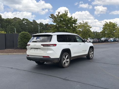 Used 2022 Jeep Grand Cherokee L Limited AWD/4WD image 3