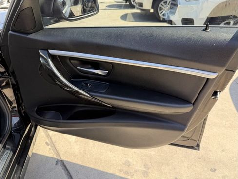 Used 2017 BMW 330i Sedan RWD image 28