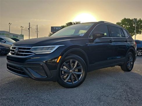 Used 2024 Volkswagen Tiguan SE image 27