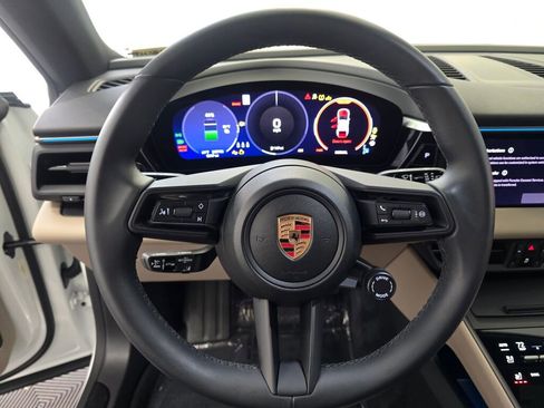 Certified 2025 Porsche Macan Electric image 15