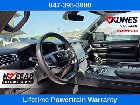 Used 2024 Jeep Wagoneer L Series II w/ Flexible Seating Group AWD/4WD image 20