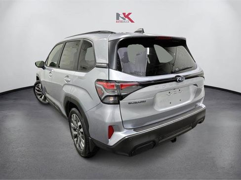 Used 2025 Subaru Forester Touring image 4