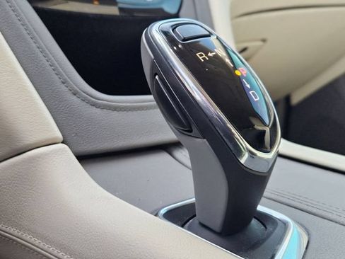 Used 2018 Cadillac XT5 Premium Luxury w/ Driver Assist Package FWD image 10