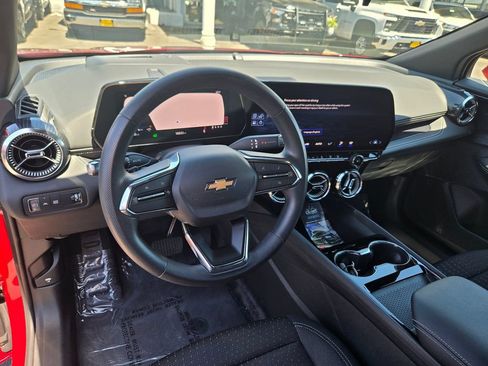 Used 2025 Chevrolet Blazer EV LT AWD/4WD image 27