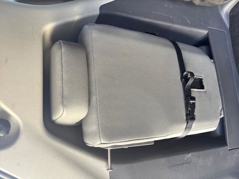 Used 2023 Toyota Sienna XLE image 33