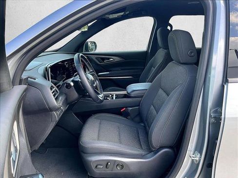 Used 2024 Chevrolet Traverse LT FWD image 27