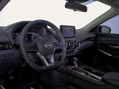 Used 2024 Nissan Sentra SR w/ SR Premium Package image 20