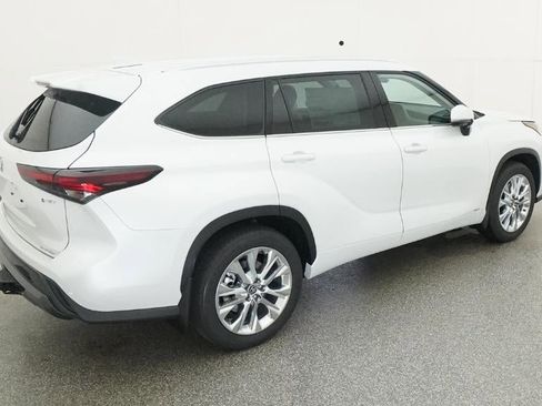 New 2026 Toyota Highlander Limited AWD/4WD image 9