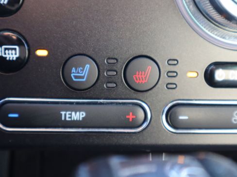 Used 2017 Ford Explorer Platinum image 25