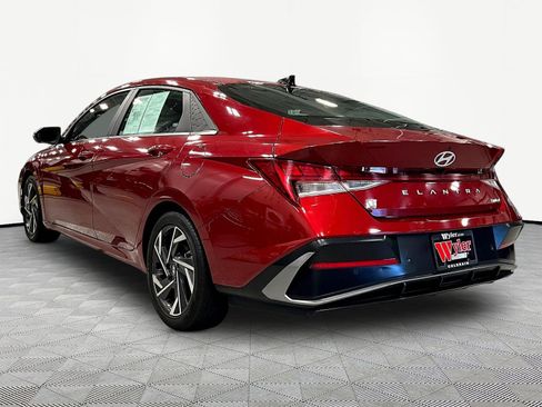 Used 2024 Hyundai Elantra Limited FWD image 4