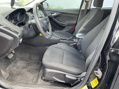 Used 2016 Ford Focus SE w/ Reverse Sensing Package FWD image 9