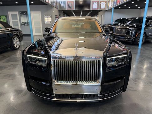 Used 2026 Rolls-Royce Phantom image 3