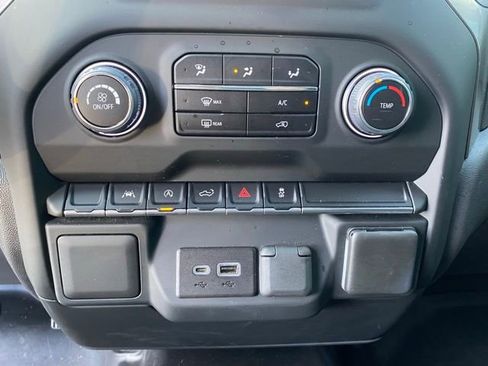 Used 2023 Chevrolet Silverado 1500 Custom image 21