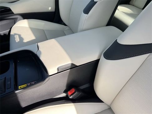 Used 2025 Lexus ES 350 w/ Premium Package image 19