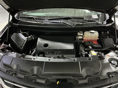 Used 2021 Chevrolet Traverse LT image 35