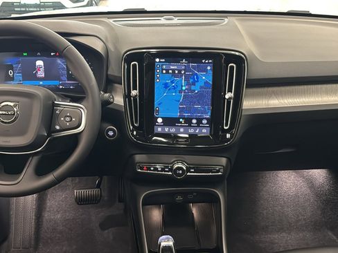 New 2026 Volvo XC40 B5 Ultra w/ Protection Package Premier image 11