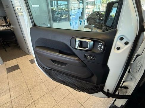 Used 2018 Jeep Wrangler Unlimited Rubicon image 20