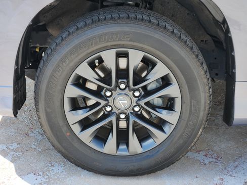 Used 2023 Lexus GX 460 Premium w/ Premium Plus Package AWD/4WD image 13