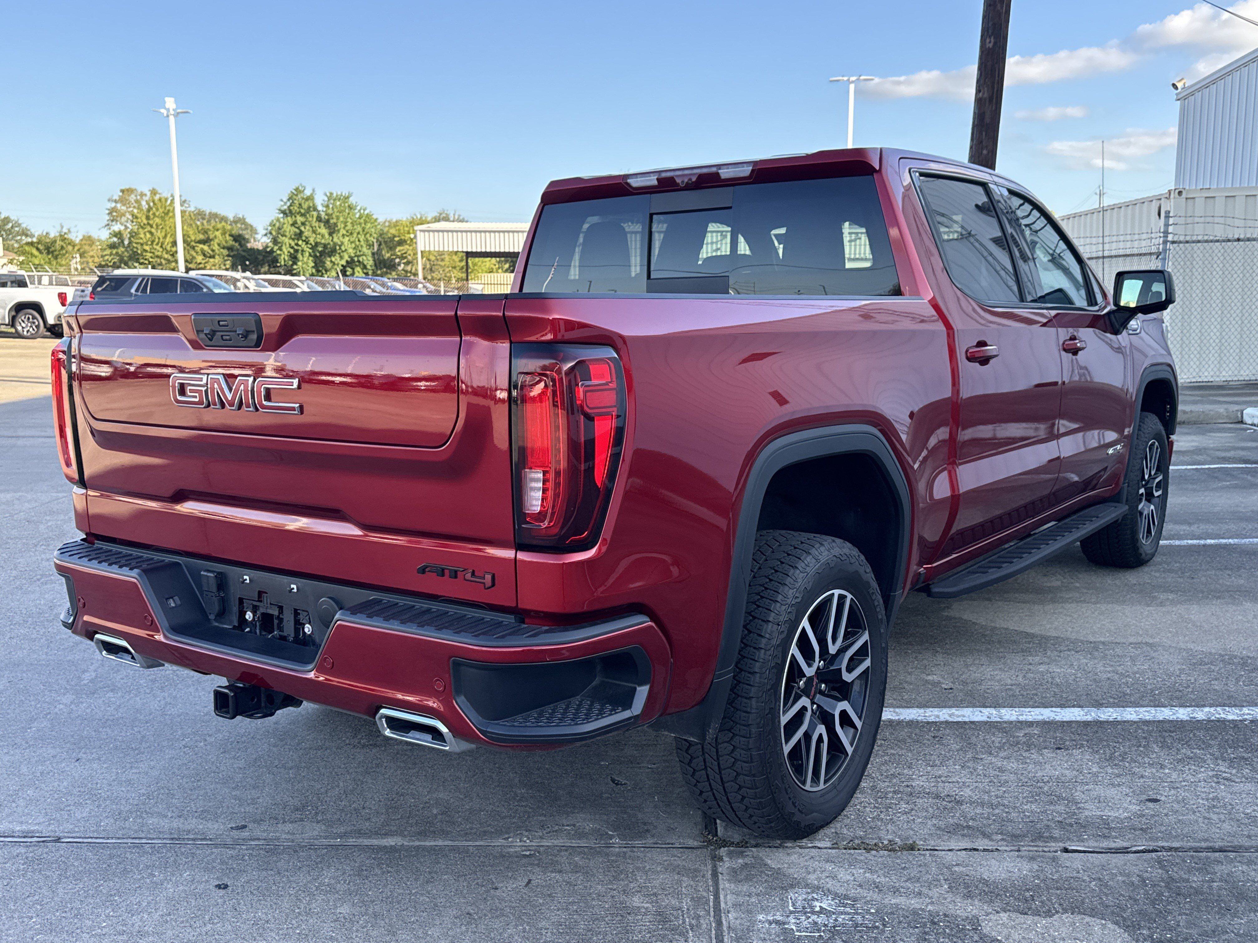 Used 2025 GMC Sierra 1500 AT4 w/ AT4 Premium Package AWD/4WD image 14