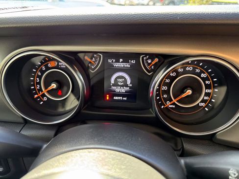 Used 2023 Jeep Wrangler Sport S image 24