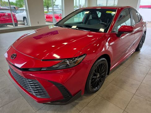 Used 2025 Toyota Camry XSE AWD/4WD image 1