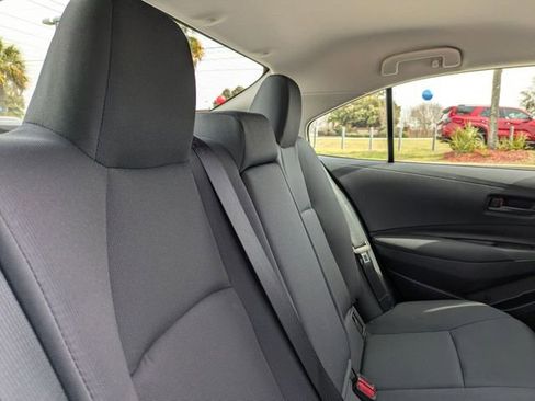 Used 2025 Toyota Corolla LE image 30