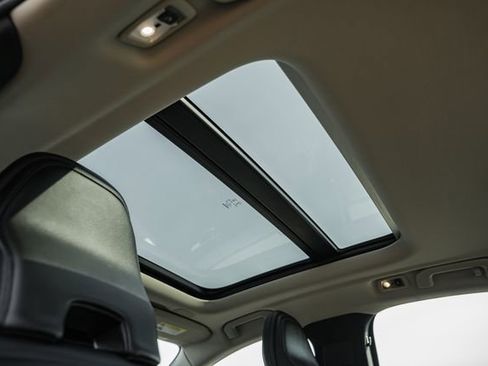 Used 2020 Volvo S60 T6 Momentum image 33