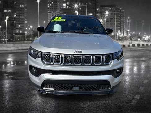 Used 2025 Jeep Compass Limited image 10