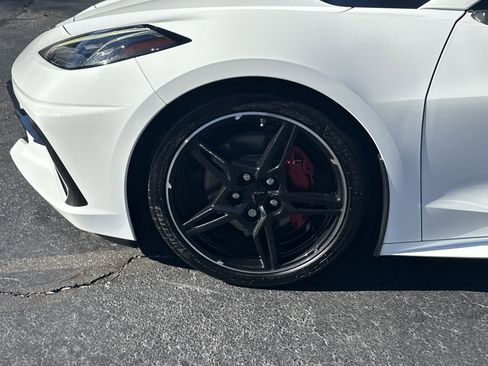 Used 2022 Chevrolet Corvette Stingray Preferred Cpe w/ Body-Color Dual Roof Package image 14