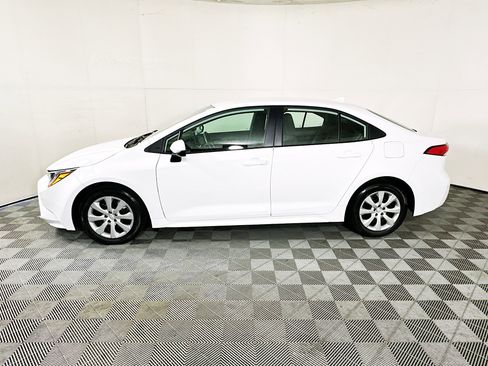 Used 2024 Toyota Corolla LE FWD image 6