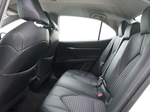 Used 2024 Toyota Camry SE image 17