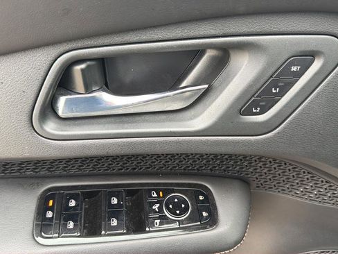 Certified 2023 Nissan Ariya AWD image 18