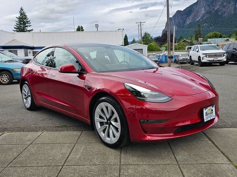 Used 2022 Tesla Model 3 Long Range AWD/4WD image 3