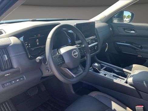 New 2026 Nissan Pathfinder Platinum w/ Cargo Package FWD image 7