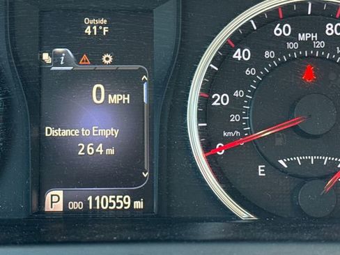 Used 2017 Toyota Camry SE image 10