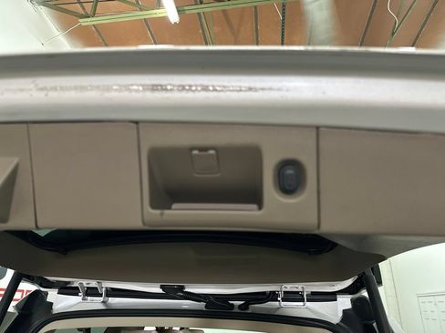 Used 2020 Chevrolet Suburban LT w/ Luxury Package RWD image 17