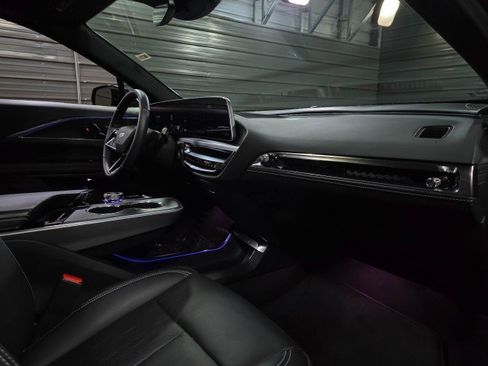 Used 2024 Cadillac Lyriq Sport image 12