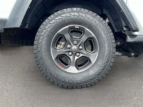 Certified 2021 Jeep Gladiator Rubicon AWD/4WD image 29