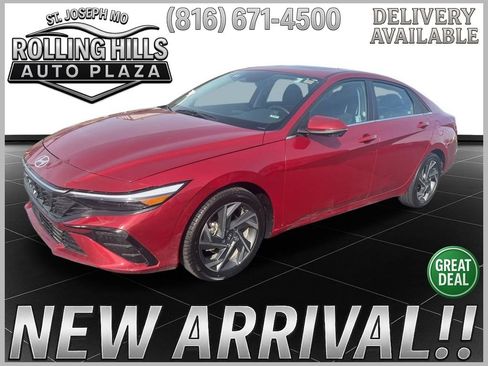 Used 2025 Hyundai Elantra Limited image 1
