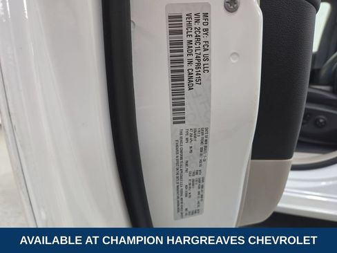 Used 2023 Chrysler Pacifica Touring-L FWD image 42