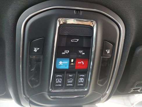 Used 2024 Jeep Grand Cherokee Limited AWD/4WD image 33