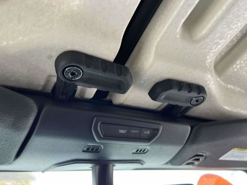 Certified 2020 Jeep Gladiator Overland image 37